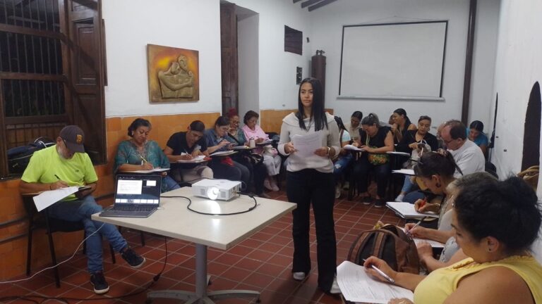 Foto de clase linda 768x432 - About us
